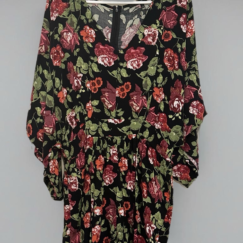 NWT Romeo + Juliet Couture Floral Dolman Sleeve Romper Pockets Sz L / MSRP $155